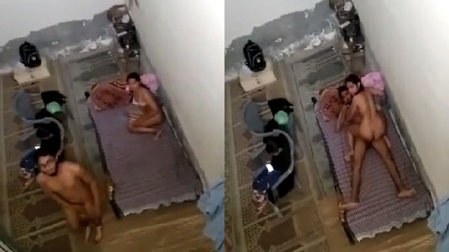 Girlfriend ko chodtte hue uske – bahan k saamne pakda gaya ladka