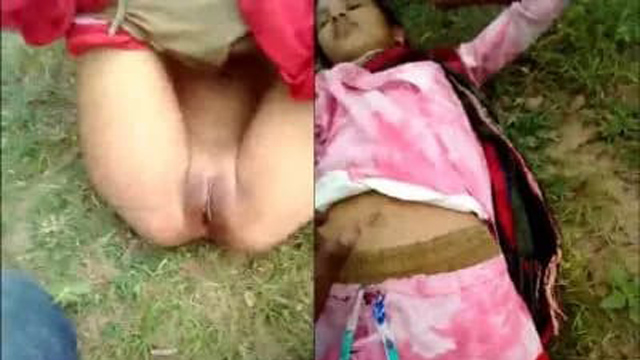 Desi Aunty Affair – Young Boy Outdoor Chudai MMS