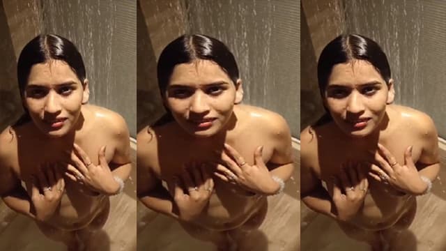 Desi Girlfriend Sucking Dick Bathing Video Watching